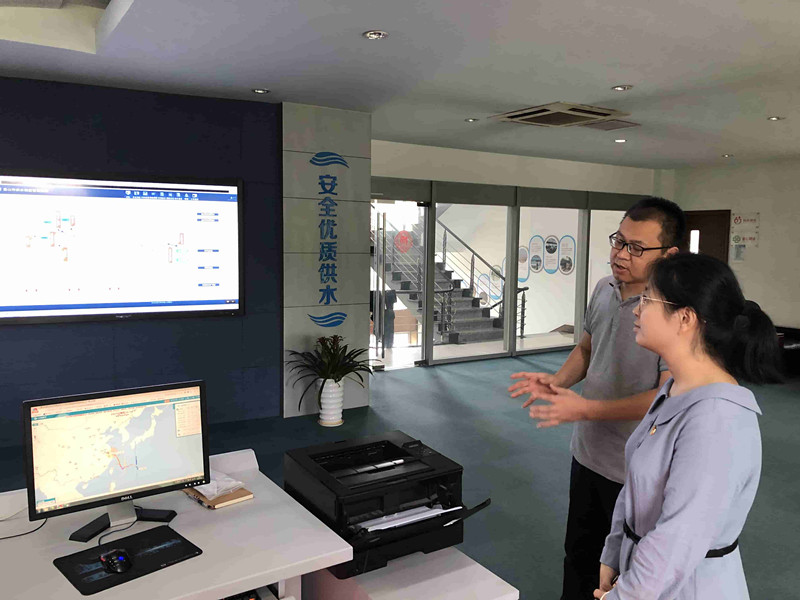 水务集团纪委赴泾河水厂实地督查防汛防台工作，及时排查安全隐患。.jpg